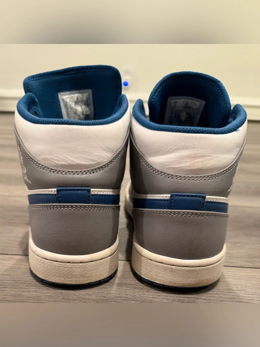 Nike Air Jordan 1 Mid Men's Shoes - Gray/Blue